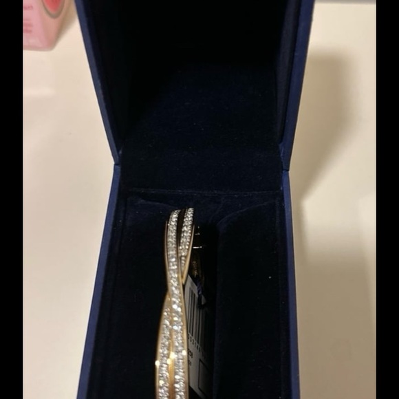 Swarovski Edith Gold Tone Twist Bangle Bracelet - Vintage - Picture 3 of 6